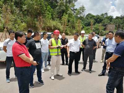 邱明實(shí)地調(diào)研入城大道、三江大道及勐烈河景觀提升改造工程建設(shè)工作